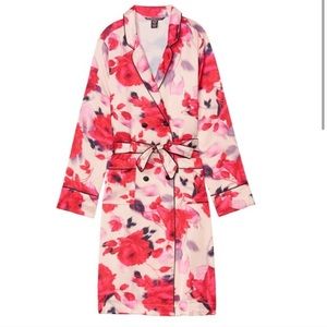 🎁 *S.A.L.E* VS Rose Design Silk Robe 🌹Great GIFT